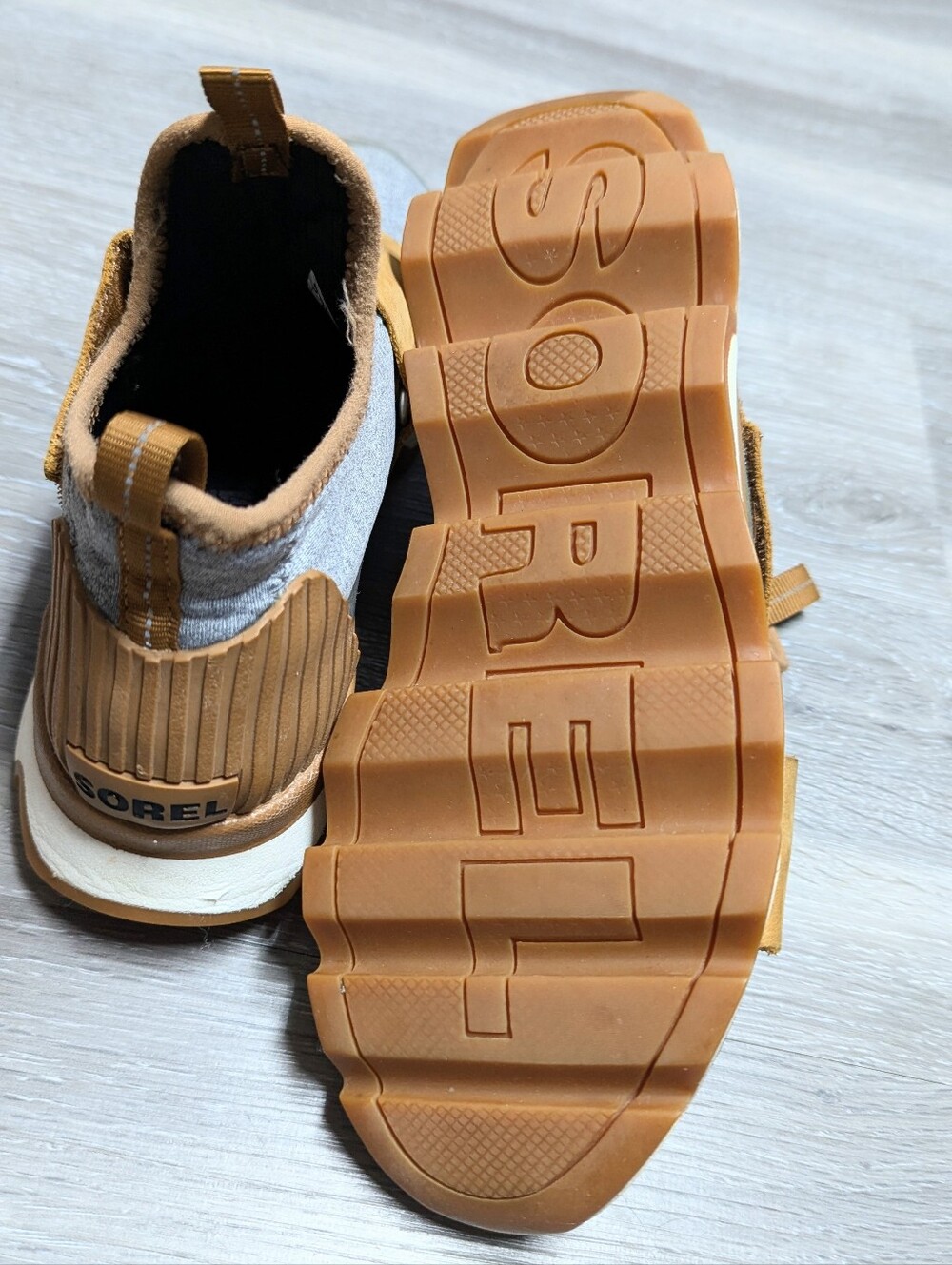 Sorel Women's Kinetic Slip On Sneakers With Cross Strap Size 7.5 - Picture 6 of 7